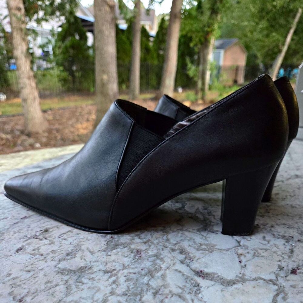 David Tate Black Leather Pumps 9EE Wide Square Toe Side Elastic Gore 90s Shootie